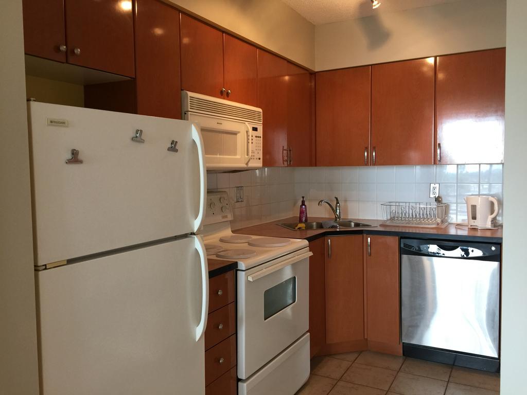 Vancouver Airport Condos Ричмонд Номер фото